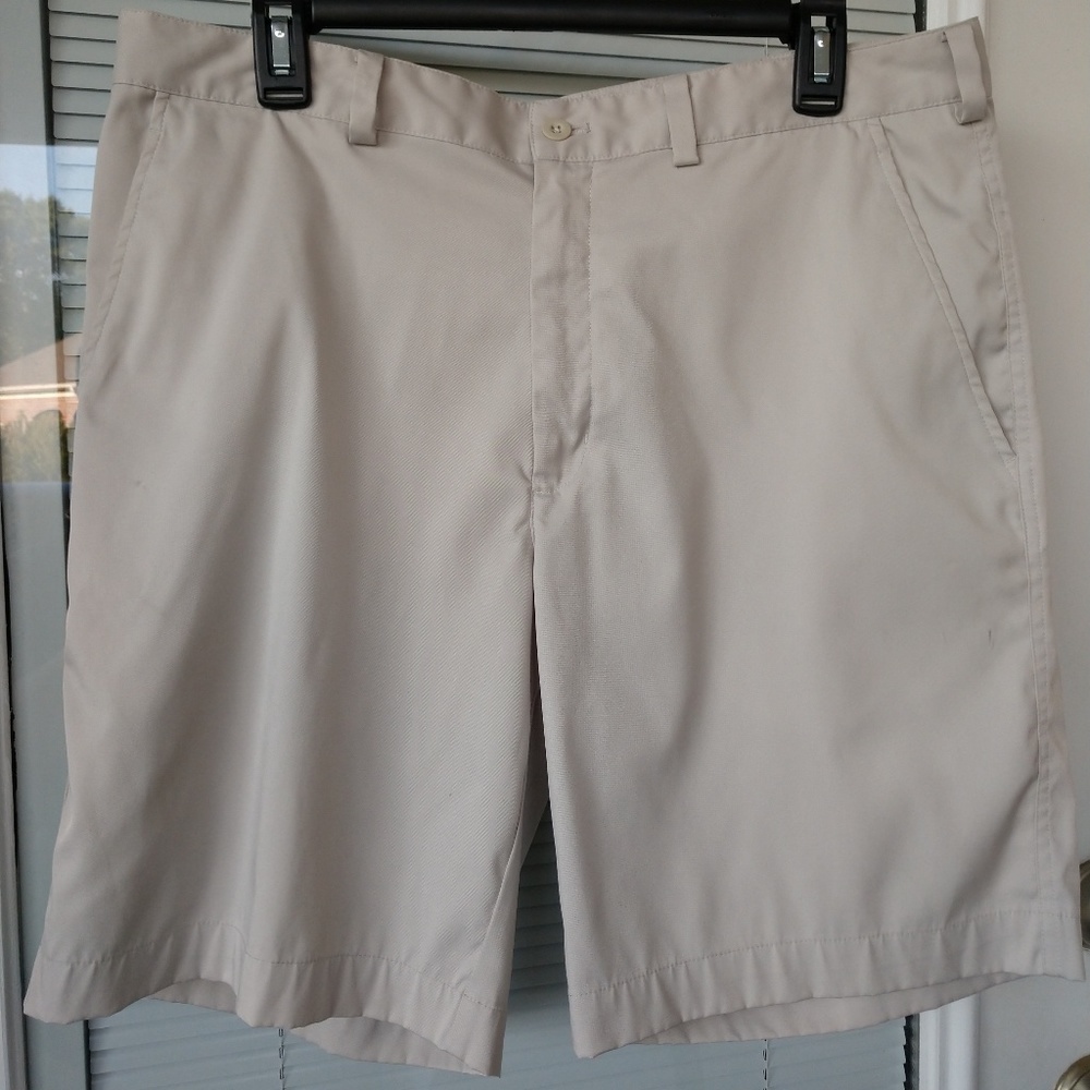 Gently used Men's Nike Golf shorts size 34